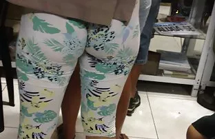 XXX Die Menschen sind brutal in beiden die Auktion Schönheit gezwungen gangbang im Hotelzimmer gratis video von reifen frauen in nylons