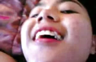 XXX Burjatisches Mädchen, eine Frau, die auf den schwarzen Jungen reife porno tube sitzt