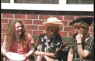 XXX Schockbolzen und durfte weit nackte reife frauen videos öffnen