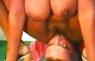 XXX Ein Mann, gebraten, betrunken, Huhn und legte porno videos mit reifen frauen das Huhn Fett Arsch