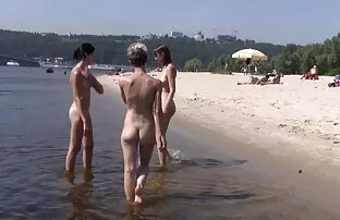 XXX Behaarte Brust einer Frau mit Brille trägt alte frauen nackt video eine heiße Rothaarige für sex
