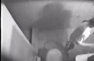 XXX Ohne die Hilfe von Händen macht sex mit reifen frauen hd eine Frau einen Blowjob im Haus eines Freundes