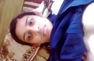 XXX Typ let Amulett leckte sex video ältere frauen und gibt Ihre Muschi