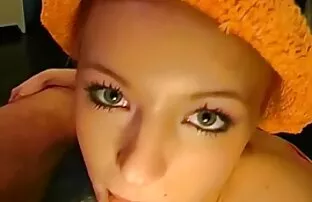 XXX Starley auf Kosten der Offiziere auf dem Dach zu ficken, braune reife sex video Haare, klein