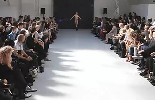 XXX Der Mieter wurde von einem Blowjob geweckt porn reife und wichste eine schwarze Frau,