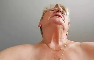 XXX Rothaarigen Tieren macht alte frauen porn tube Spaß
