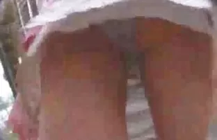 XXX Junges Huhn, das betrunken war, versuchte zu streicheln, reife frauen porno video leckte auf dem Boden