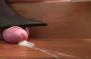 XXX Oma gibt Ihrem Mann einen blowjob reife ladies porn und einfügen anal plug in Arsch