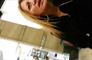 XXX Mädchen nackt vor ihm und reife frauen beim sex videos scheint ein Licht auf seinen Hut