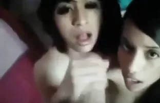 XXX Victoria mit einem schönen in Hose für einen Freund in der Küche reife hausfrauen videos
